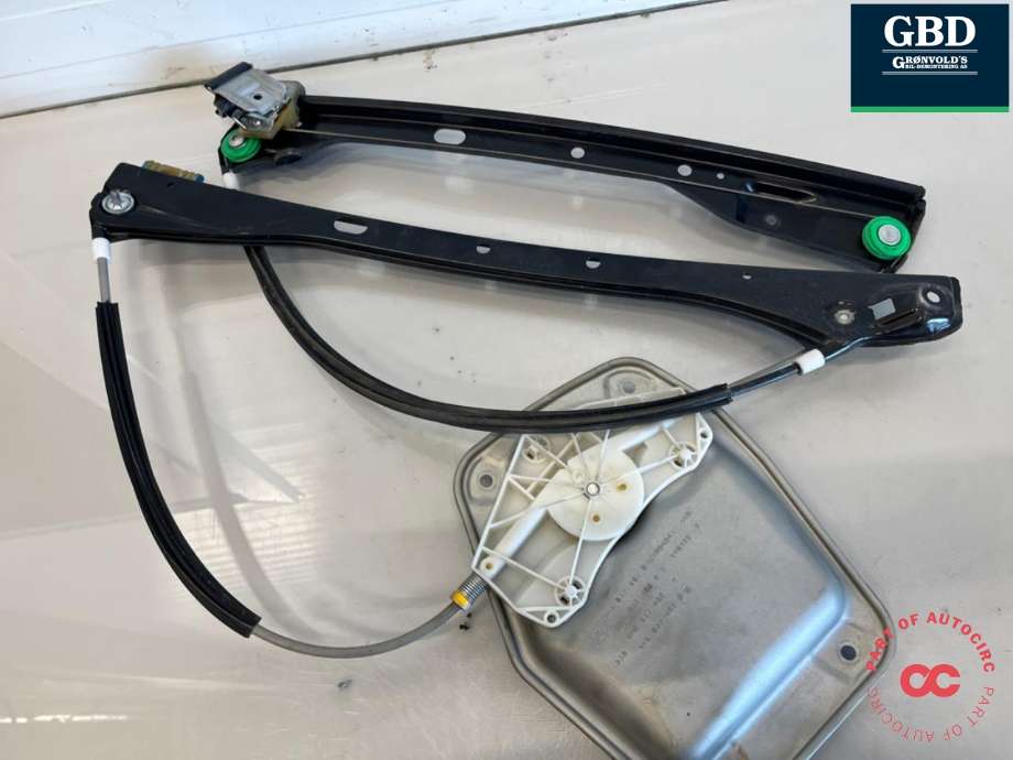 Ruteheis høyre foran til VW Golf, Plus/Cross 2005-2009 (Fase 1) (5M0 837 462|)