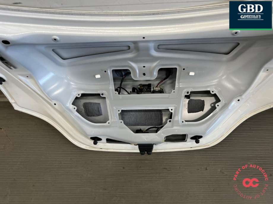 Bakluke sedan til Mercedes CLA 2013-2019 (C117) (C117) (A 117 750 00 75|)