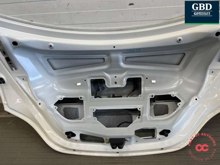 Bakluke sedan til Mercedes CLA 2013-2019 (C117) (C117) (A 117 750 00 75|)