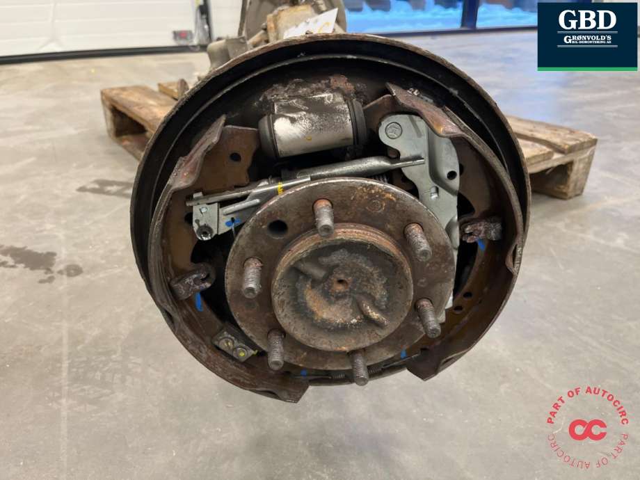 Kardang klokke bak til Toyota Hilux 2006-2011  (4111071281|4111071280|)