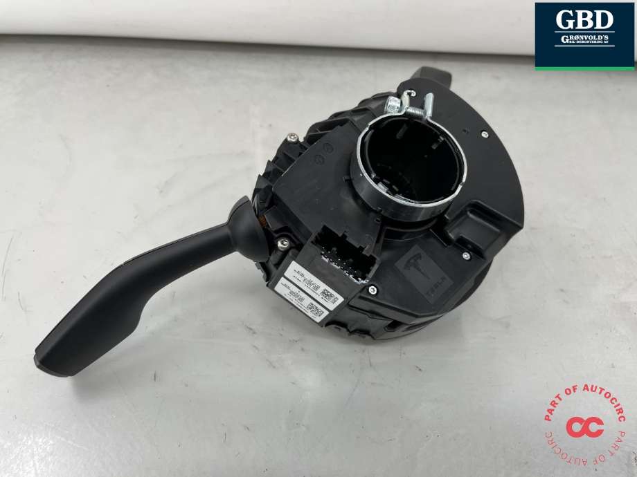 Bryter combi til Tesla Model Y 2021-2024 (Type I)  (1097662-00-O|1097662-00-L| 1097662-00-M|1097662-00-N| 1097662-00-P)