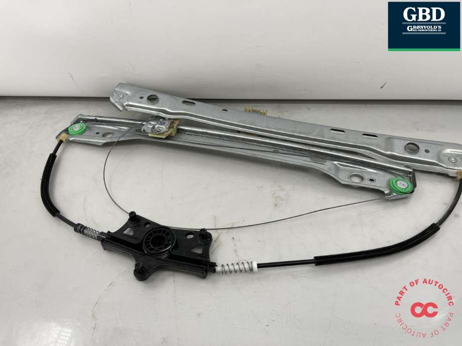 Ruteheis venstre foran til Mercedes Vito 2014-->> (W447) (W447) (A 447 720 39 00|)