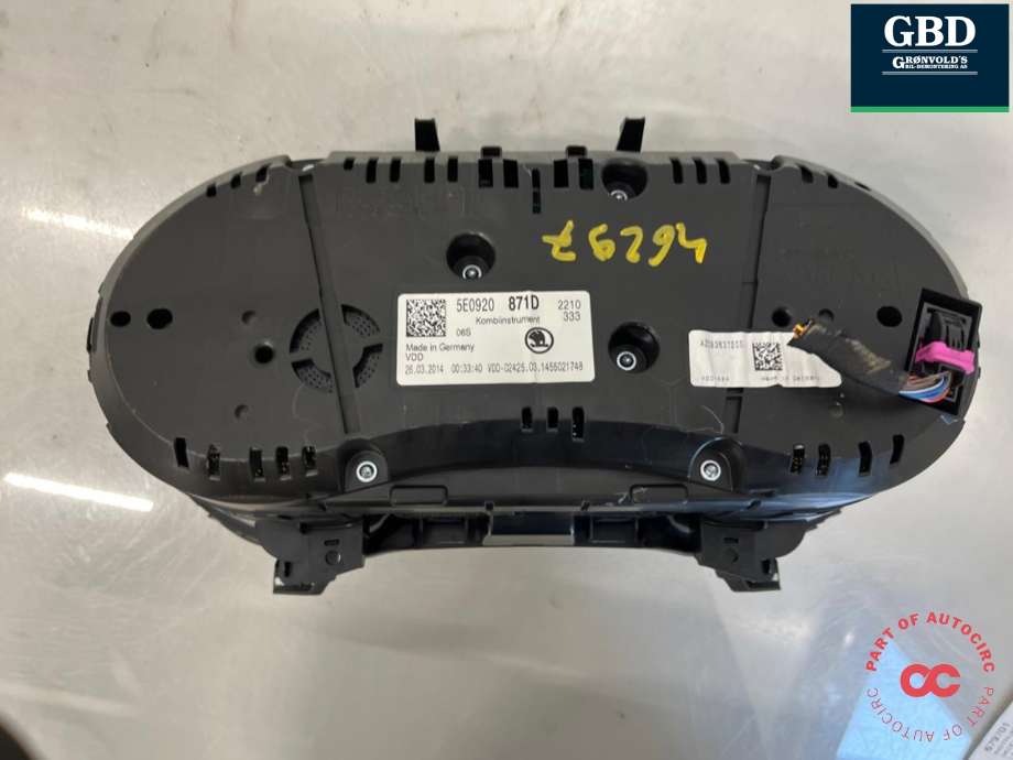 Instrumentpanel til Škoda Octavia 2013-2016 (Type III, Fase 1) (5E0 920 871 D|)
