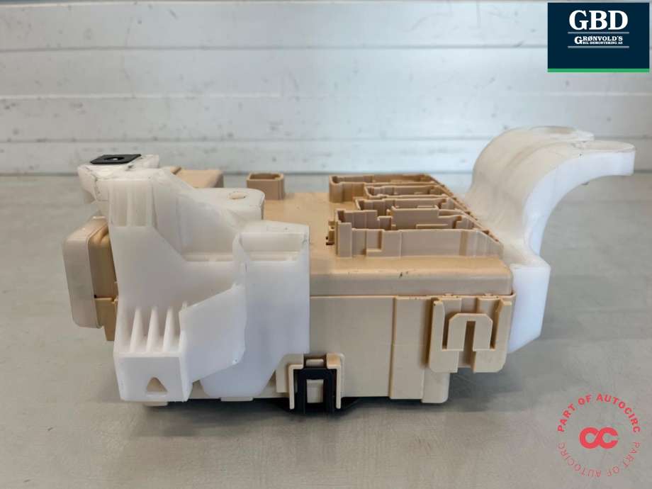 Styreenhet comfort (BCM) til Toyota Auris 2015-2019 (Type II, Fase 2)  (8922002620|8922102480|50122230)