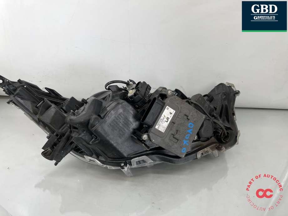 Frontlykt venstre full-LED til Toyota RAV4 2019-->> (Type V) (8118542A32|8118542A31|)