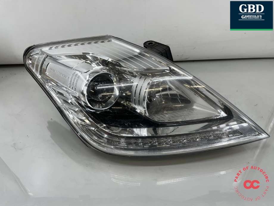 Frontlykt høyre xenon til SsangYong Rexton W 2014-2017 (Y290) (Y290) (8310208D60|)