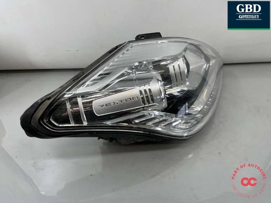 Frontlykt høyre xenon til SsangYong Rexton W 2014-2017 (Y290) (Y290) (8310208D60|)