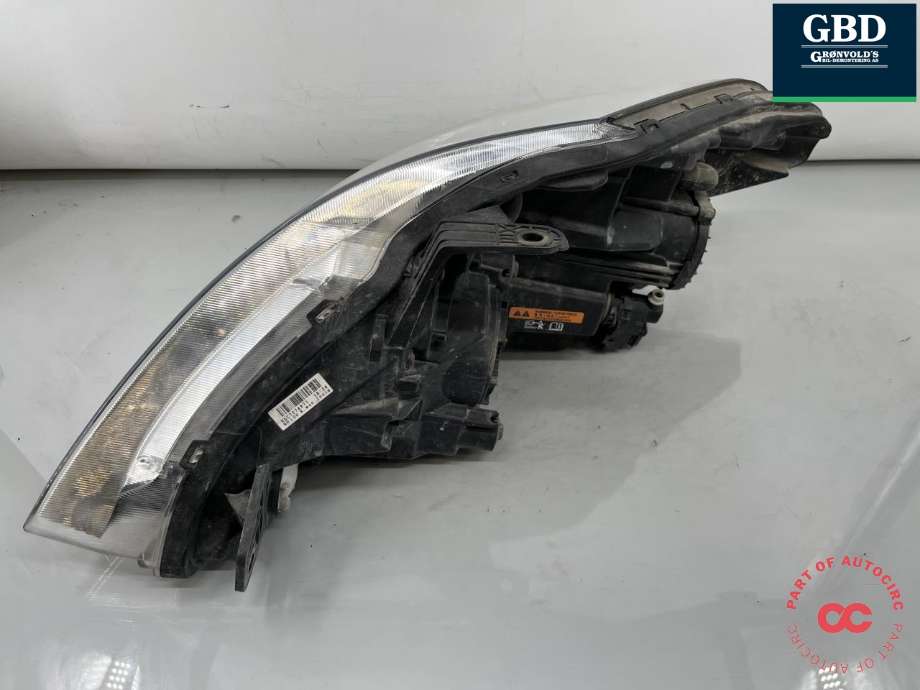 Frontlykt høyre xenon til SsangYong Rexton W 2014-2017 (Y290) (Y290) (8310208D60|)