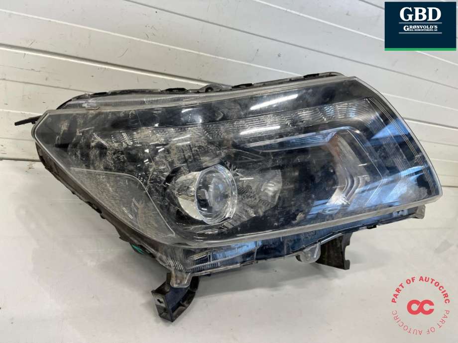 Frontlykt høyre full-LED til Nissan Navara 2016-->> (D23) (D23) (260105JT1A|)
