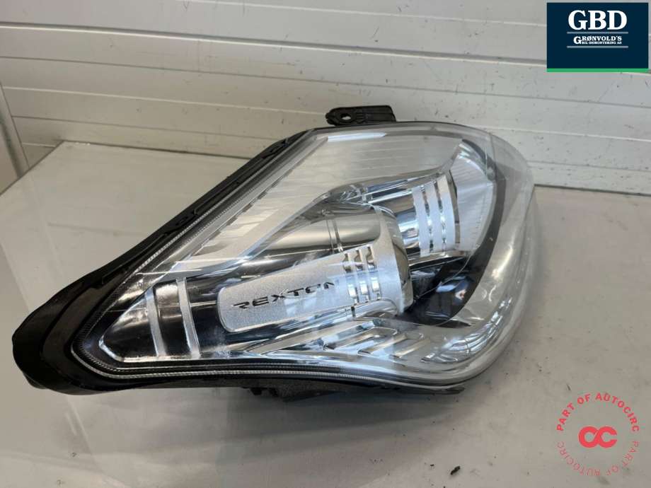 Frontlykt høyre xenon til SsangYong Rexton W 2014-2017 (Y290) (Y290) (8310208D60|)