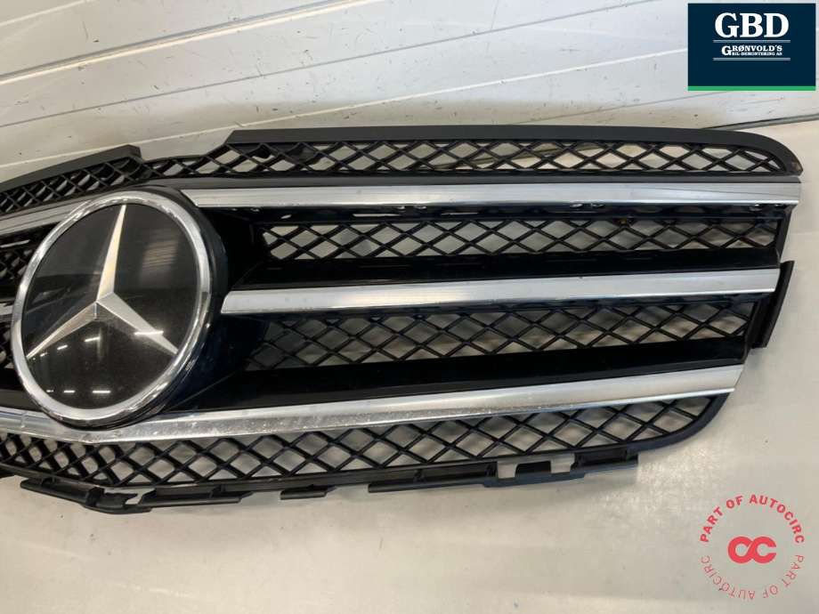 Grill til Mercedes R-Klasse 2006-2013 (W251) (W251) (A 251 880 16 83 9040|A 251 880 11 83 9040|)