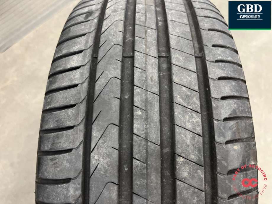 Hjulsett aluminium sommer til Škoda Octavia 2013-2016 (Type III, Fase 1)  (PIRELLI CINTURATO P7|225-40R18 92Y|PROD 4720   5|7MM|7|5JX18H2 ET51)