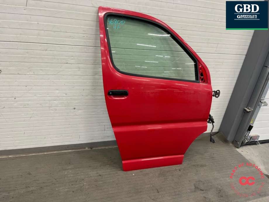 Dør høyre foran til Toyota Hiace 2007-2012 (Fase 3) (6700126180|)