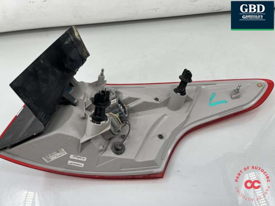 Baklykt venstre ytre til Ford Focus 2014-2018 (Type III, Fase 2)  (2033124|F1EB-13405-EB|)