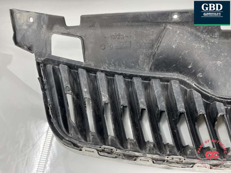 Grill til Škoda Fabia 2010-2014 (Type II, Fase 2) (5J0 853 668 C|)