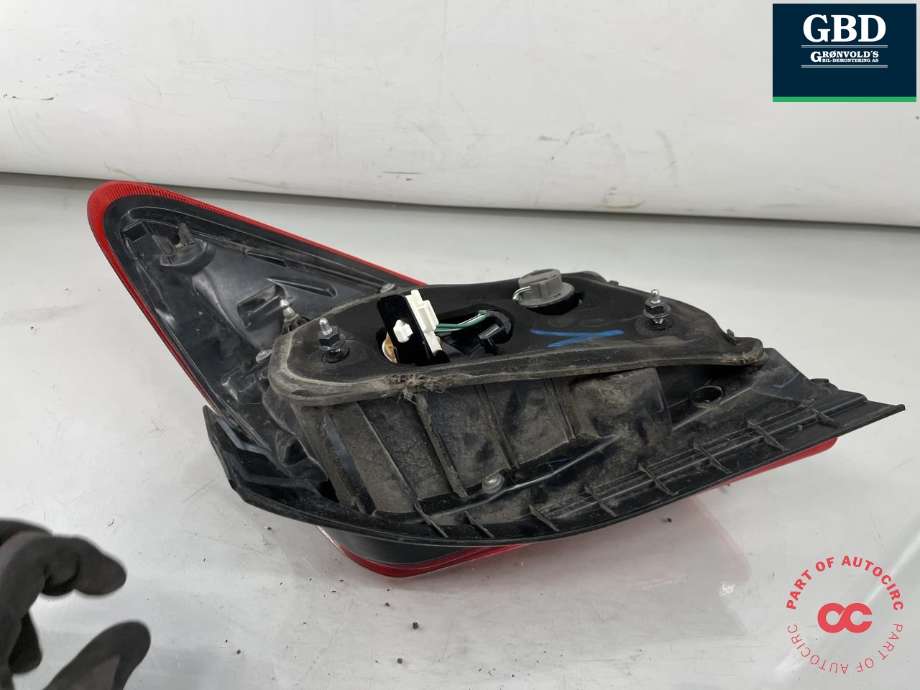 Baklykt venstre til Toyota Yaris 2014-2020 (Type III, Fase 2)  (815610D600|)