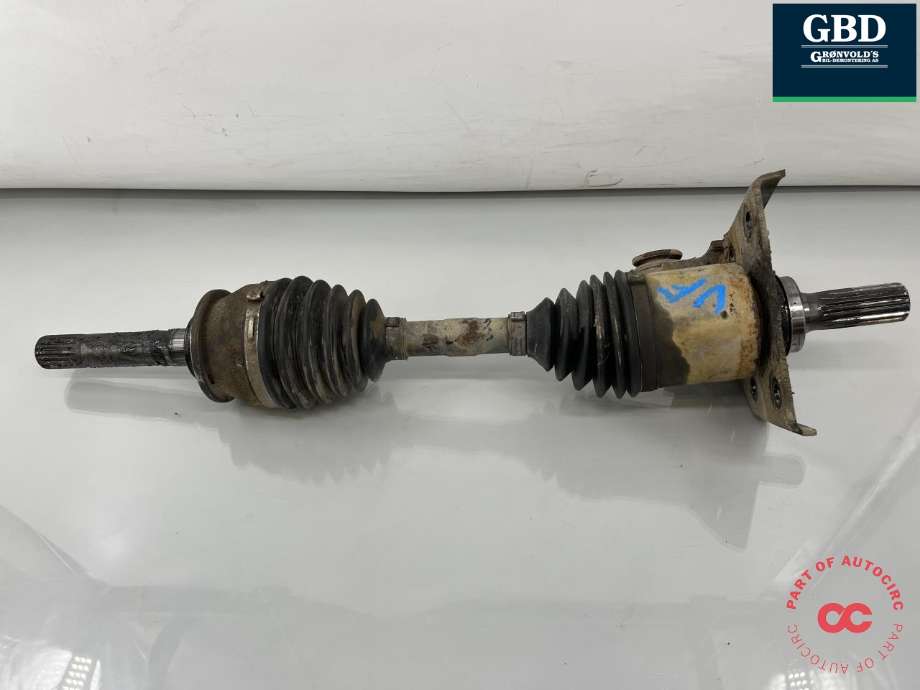 Drivaksel venstre foran, diesel/automat til Isuzu D-Max, 2012-2017 (Type II, Fase 1) (8981472452)
