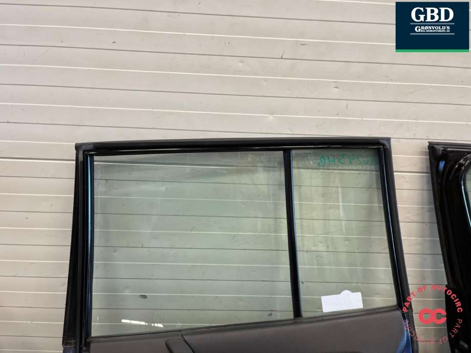 Dør høyre bak til Mitsubishi Pajero 2000-2006 (Type III)  (MR496880|)
