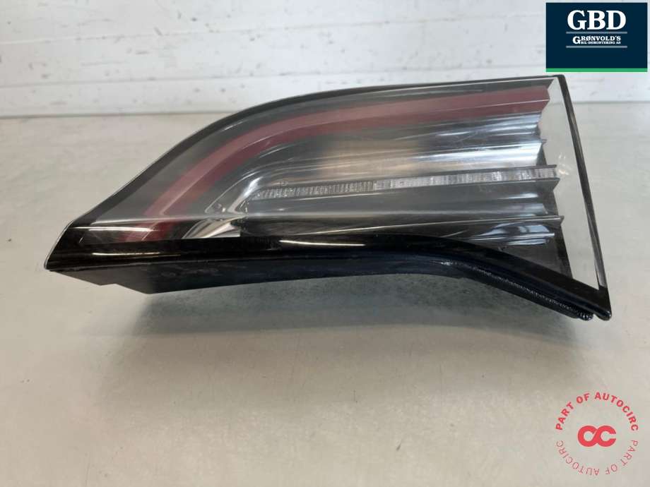 Baklykt høyre indre til Tesla Model 3 2018-2023 (Fase 1)  (1077402-00-F|1077402-00-G|)