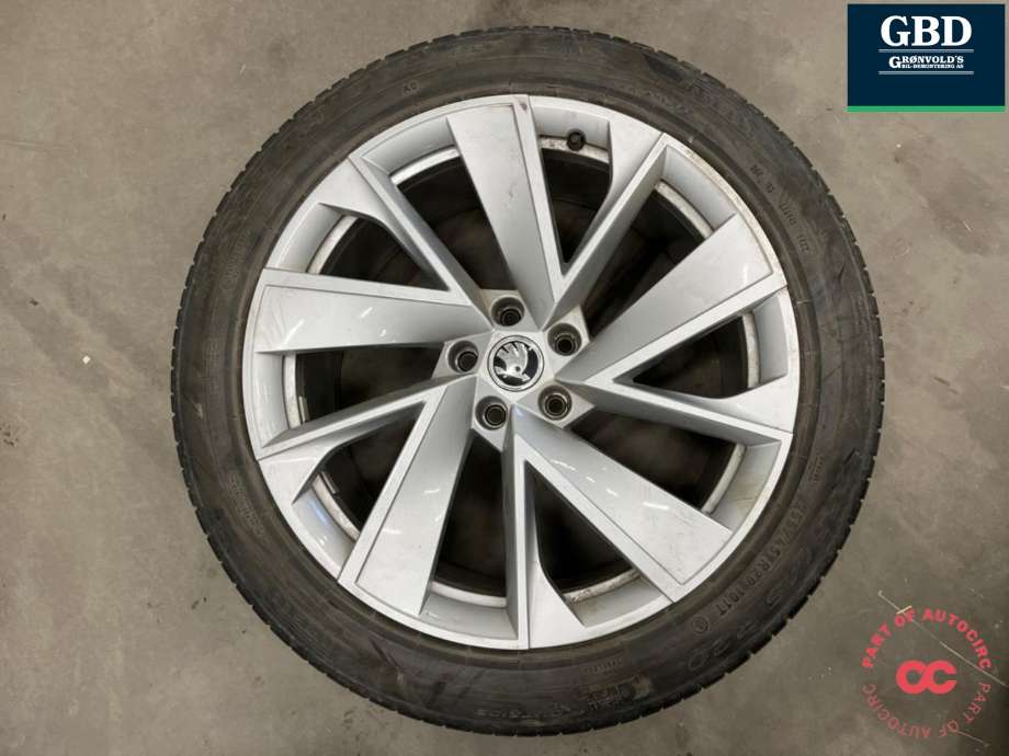 Hjulsett aluminium sommer til Škoda Enyaq 2021-->> (PIRELLI SCORPION|BAK 255-45R20 101T FORAN 235-50R20 100T|PROD 1322 3|30-4|8 MM|FORAN ET45 BAK ET42)