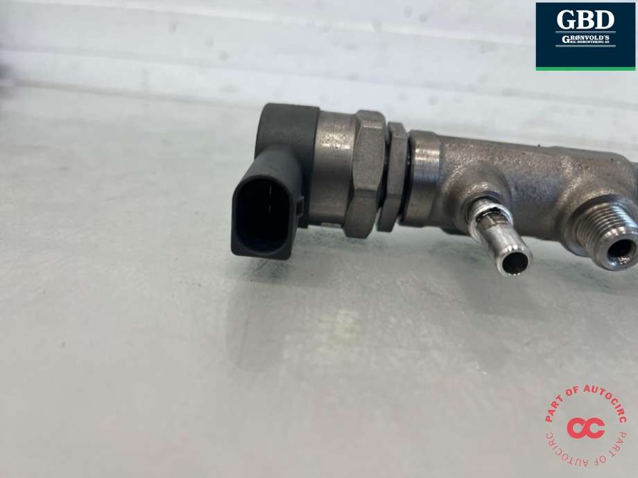 Dyseskinne (fuelrail) til BMW X3 2010-2017 (F25) (F25) (13 53 8 514 154|8 514 154 02|)
