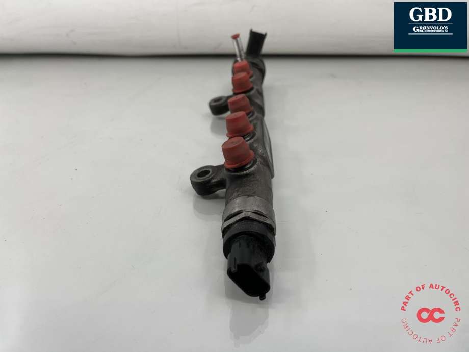 Dyseskinne (fuelrail) til Land Rover Discovery 2017-->> (Type V)  (LR082273|G4D39D280BA|0445214349)