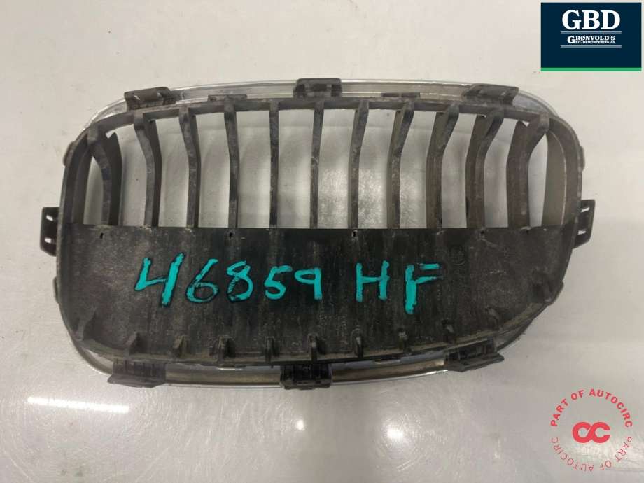 Grill høyre til BMW 1-Serie 2011-2015 (Fase 1) (F20/F21) (F20/F21) (51 13 7 262 118|7 239 022|7 262 118)