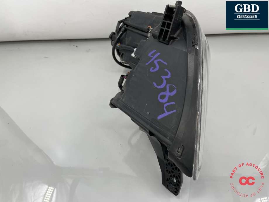 Frontlykt høyre full-LED til Mitsubishi i-MiEV 2010-->>  (8301C760|)