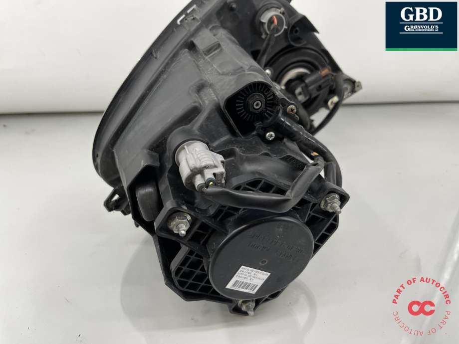 Frontlykt høyre full-LED til Mitsubishi i-MiEV 2010-->>  (8301C760|)