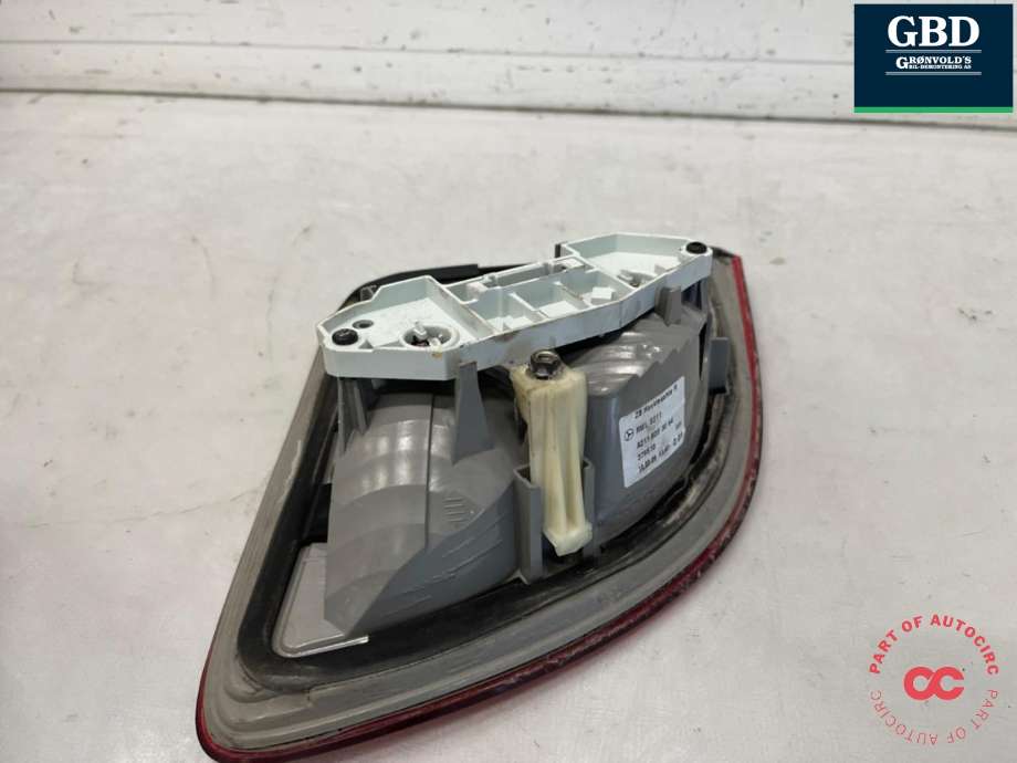 Baklykt høyre indre til Mercedes E-Klasse 2006-2009 (Fase 2) (W211) (W211) (A 211 820 30 64 64|)