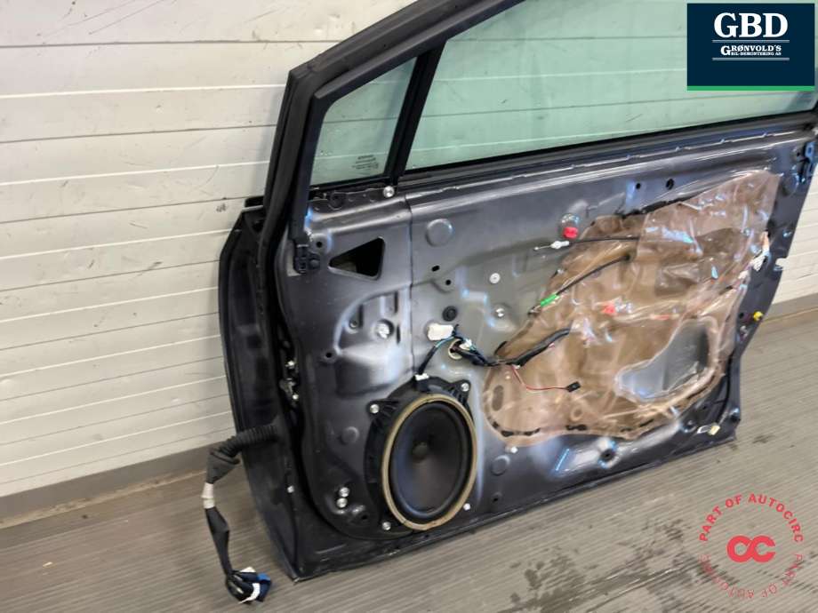 Dør høyre foran til Toyota Avensis 2009-2015 (Type III, Fase 1)  (6700105081|6700105070|)