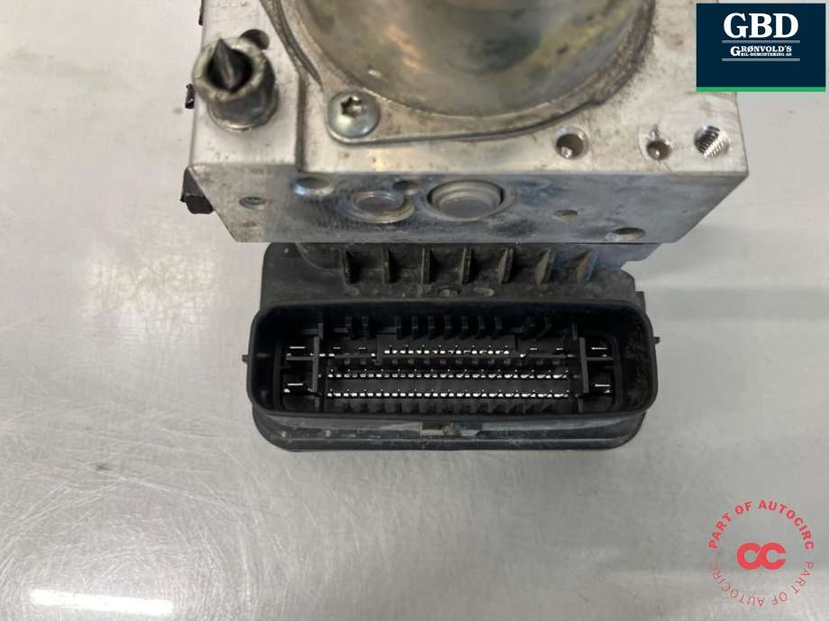 ABS sentral til Toyota Corolla Cross 2022-->>  (4405016100|)