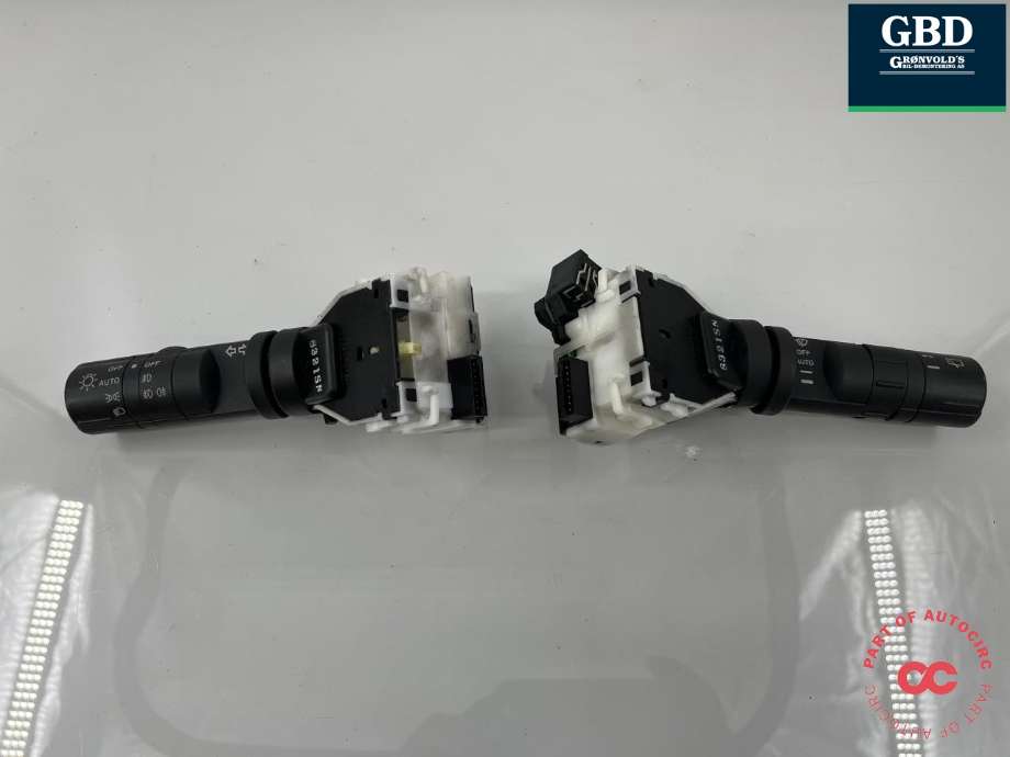 Bryter combi til Nissan Qashqai, 2007-2010 (Type I, Fase 1) (25540JD03A)