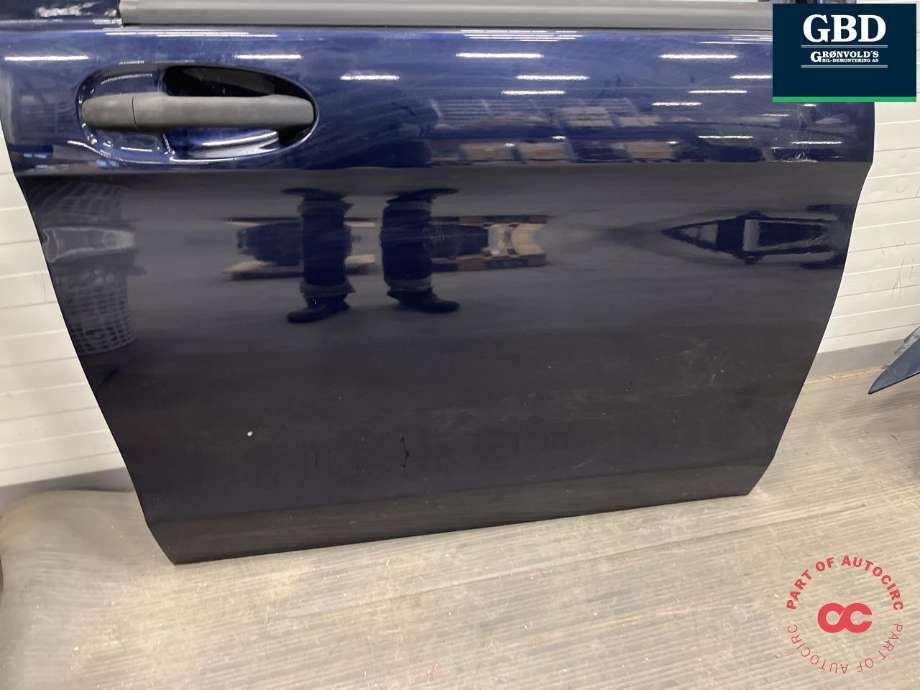 Dør høyre foran til Mercedes Vito 2014-->> (W447) (W447) (A 447 720 67 00|A 447 720 01 05|)
