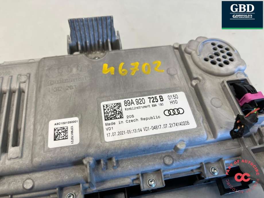 Instrumentpanel til Audi Q4 e-tron 2021-->>  (89A 920 725 F|89A 920 725 E|)