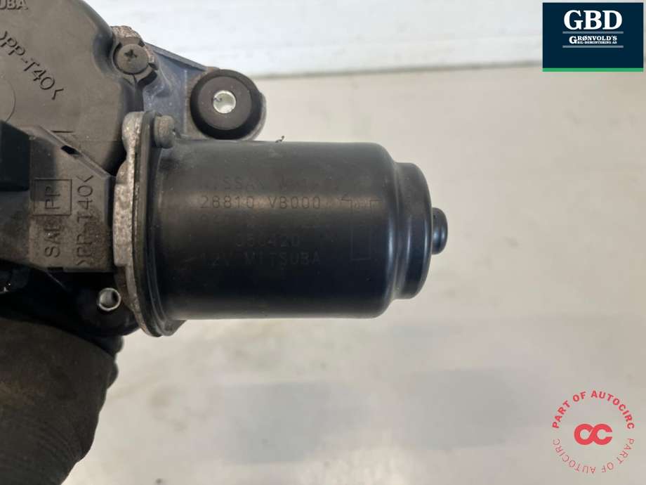 Viskermotor frontrute til Nissan Patrol 2004-2010 (Fase 2) (Y61) (Y61) (28810VB000|28810VB00A|)