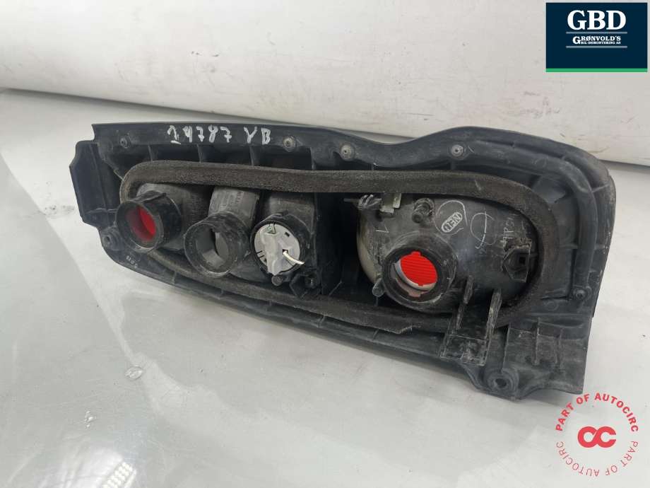 Baklykt venstre til Toyota Hiace 2007-2012 (Fase 3) (8156126410|)