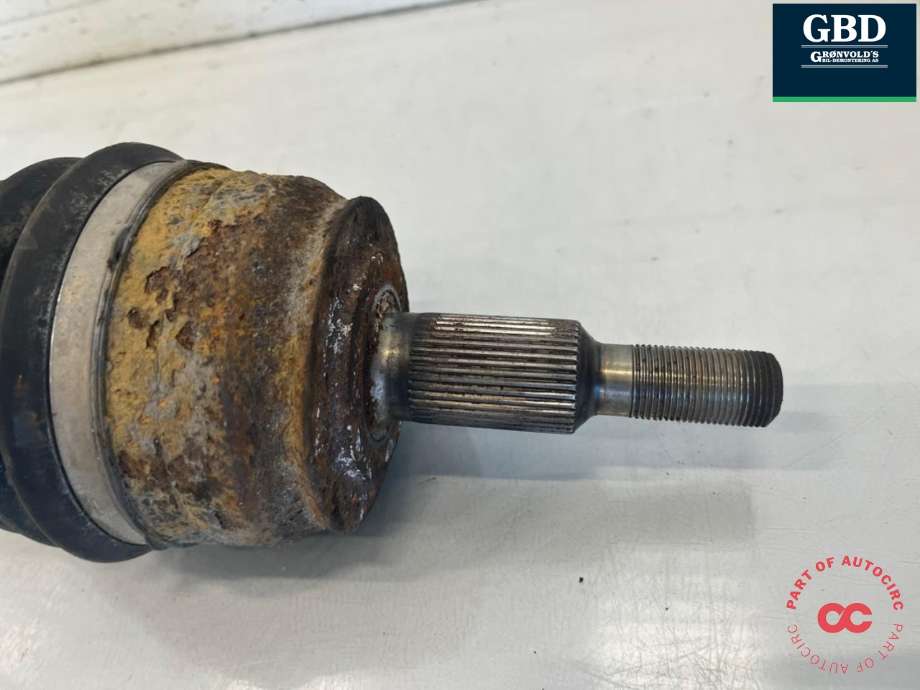 Drivaksel venstre foran, diesel/manuell til VW Transporter / Caravelle 2015-2019 (T6) (T6) (7E0 407 271 AC|7E0 407 451 MX|)