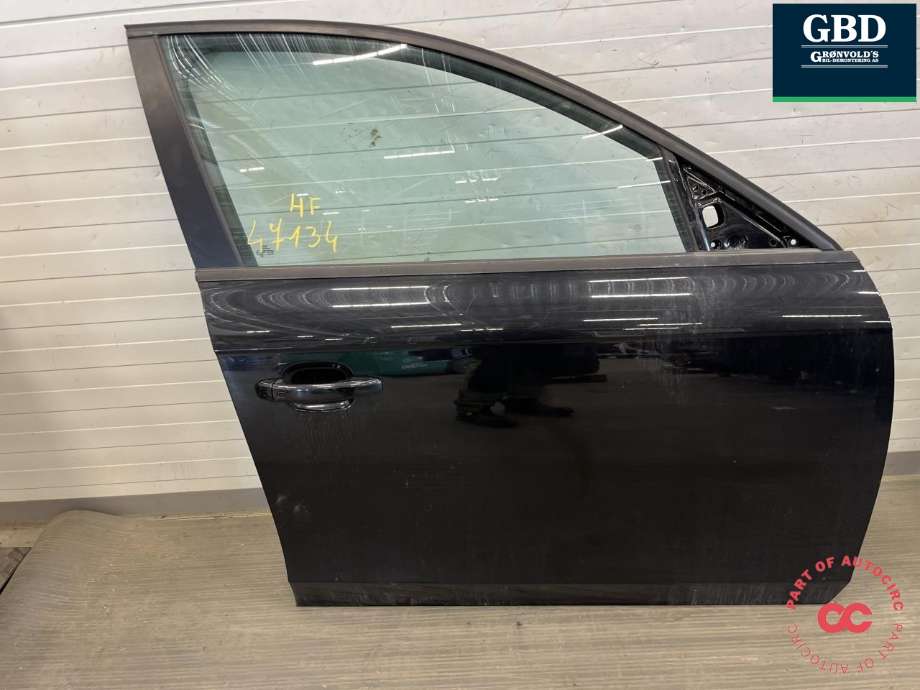 Dør høyre foran til Audi A4, 2007-2014 (Type IV) (B8) (B8) (8K0 831 052 J)