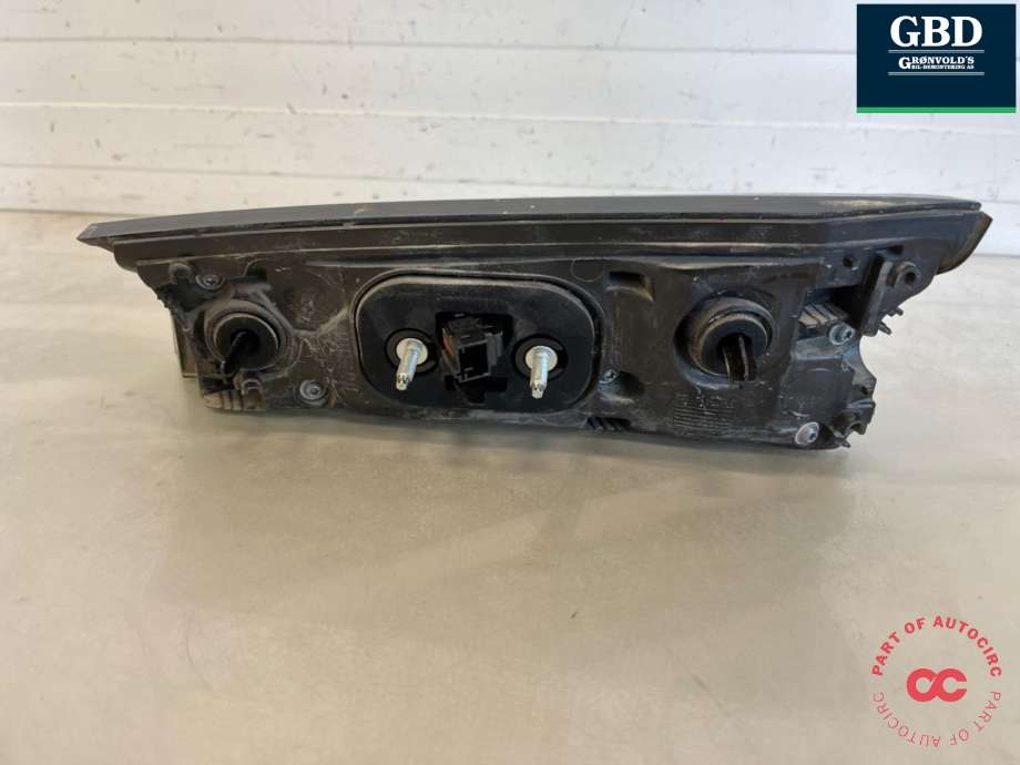 Baklykt venstre indre til Peugeot e-2008 2019-->>  (98 259 575 80|)