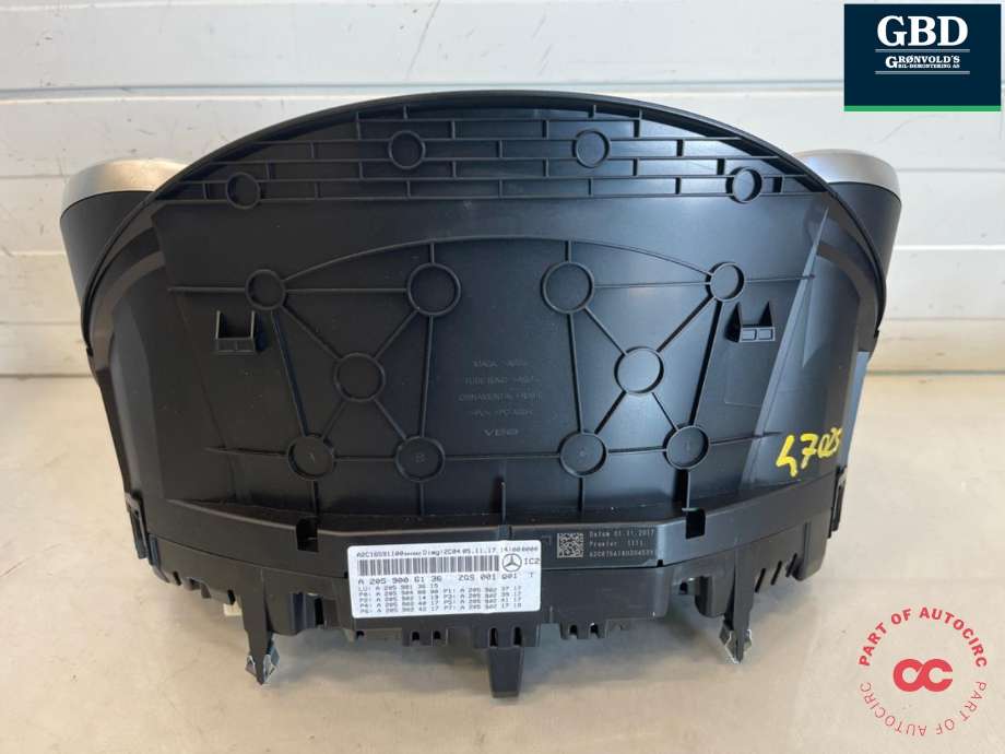 Instrumentpanel til Mercedes C-Klasse 2014-2018 (Fase 1) (W205) (W205) (A 253 900 00 06|A 205 900 61 36|A 253 900 53 04)