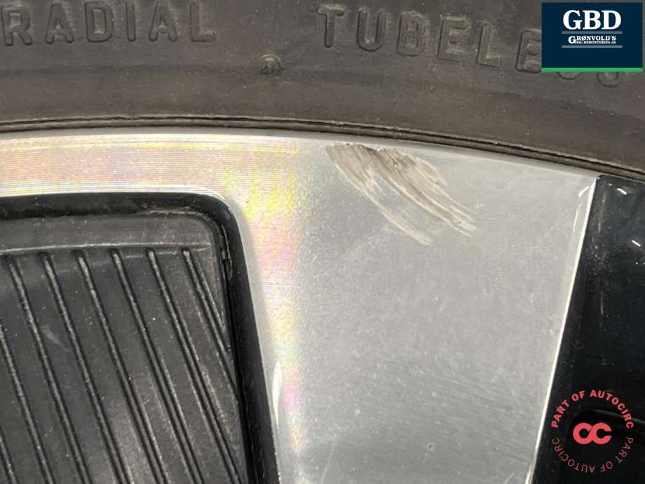 Hjulsett aluminium sommer til Peugeot e-2008 2019-->> (MICHELIN PRIMACY 4|215-55R18 99V|PROD 1421 1|29 -1|77MM|7JX18 ET35)