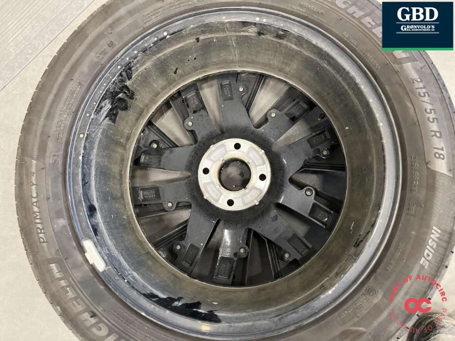 Hjulsett aluminium sommer til Peugeot e-2008 2019-->> (MICHELIN PRIMACY 4|215-55R18 99V|PROD 1421 1|29 -1|77MM|7JX18 ET35)
