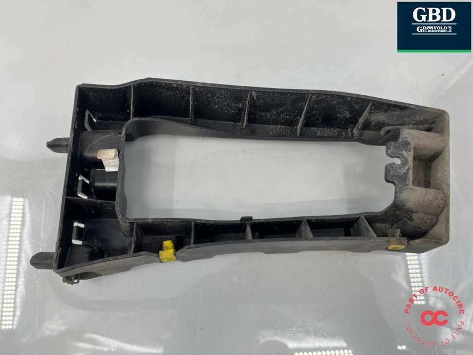 Støtfanger bak feste til Citroën Berlingo 2019-->> (Type III)  (98 168 086 80|)