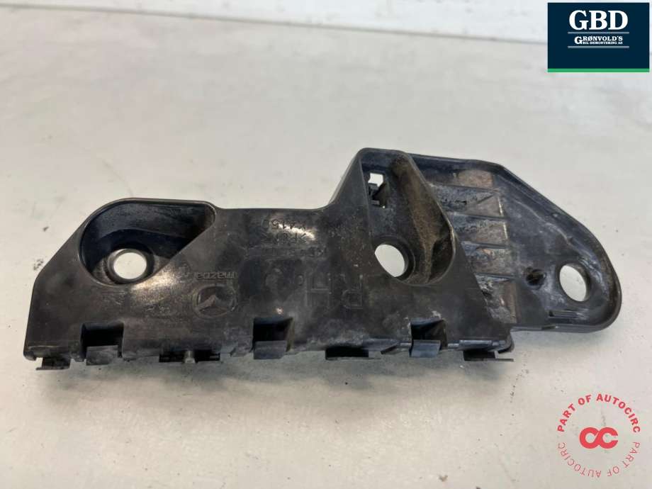 Støtfanger foran feste høyre til Mazda CX-5 2012-2017 (Type I)  (KD45500|)