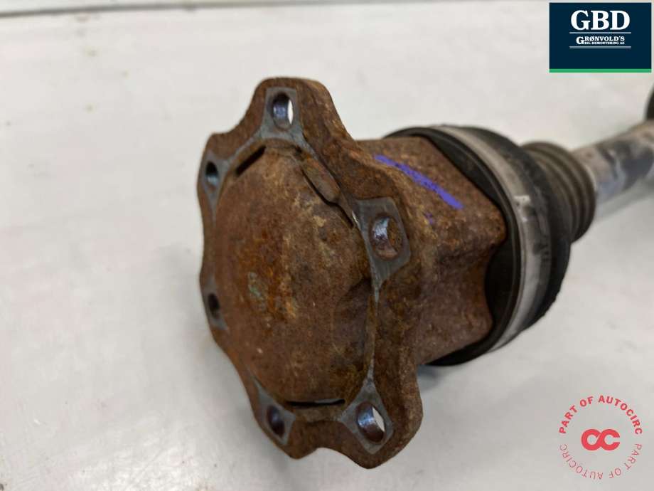 Drivaksel venstre foran, bensin/automat til Audi A4 2007-2014 (Type IV) (B8) (B8) (8K0 407 271 AJ|8K0 407 271 Q|8K0 407 451 DX)