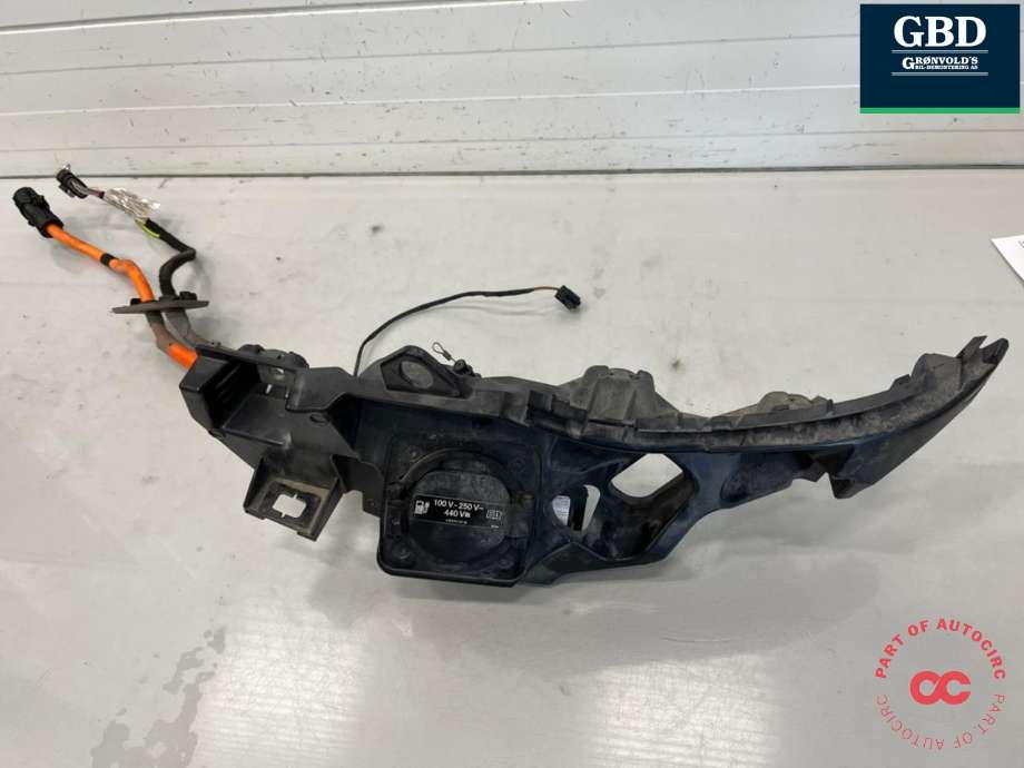 Batterilader inntak/luke til Mercedes C-Klasse, 2014-2018 (Fase 1) (W205) (W205) (A 205 540 49 82)