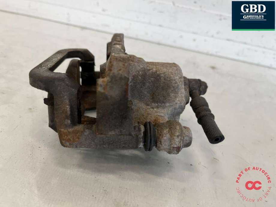 Bremsecaliper venstre bak til Nissan Pulsar 2014-->> (440111KD0A|)