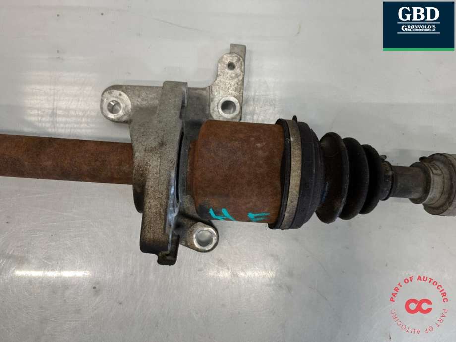 Drivaksel høyre foran, bensin/manuell til Nissan Pulsar 2014-->> (391003ZU0B|)