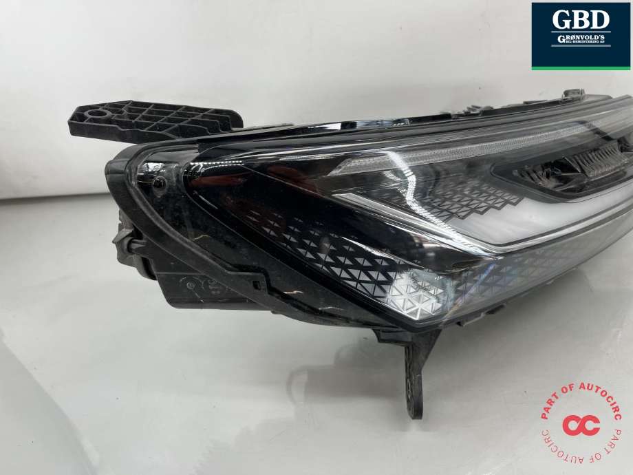 Frontlykt høyre full-LED til MG Marvel R 2021-->> (10934254|)